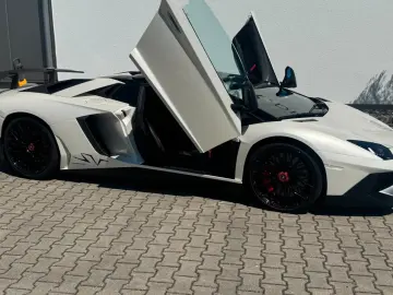 LAMBORGHINI Aventador LP 750-4 SV Roadster Carbon
