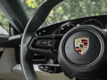 PORSCHE Taycan 4 Cross Turismo BOSE Panorama