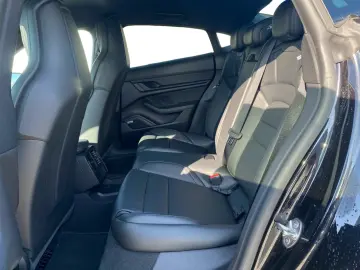 Porsche Taycan 79 kWh BOSE ACC NAVI STHZ LED APP SHZ