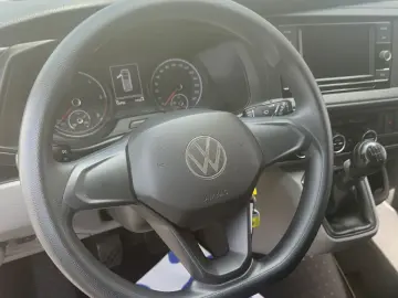 VW T6 Caravelle 2 0TDI  Trendline DAB 9Sitze APP MF
