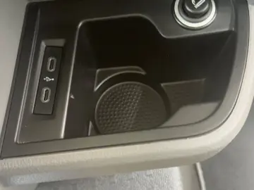 VW T6 Caravelle 2 0TDI  Trendline DAB 9Sitze APP MF
