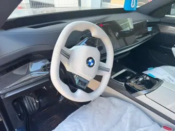 BMW 740 xDrive M Sport Pro - MY 2027 - LIVRARE RAPIDA!