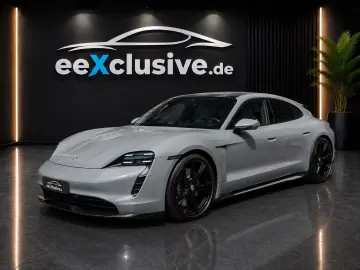 PORSCHE Taycan Sport Turismo Matrix Pano HeadUP 360Grad