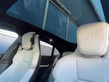 PORSCHE Taycan Sport Turismo Matrix Pano HeadUP 360Grad