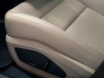 PORSCHE Taycan Sport Turismo InnoDrive Head-Up 1. Hand