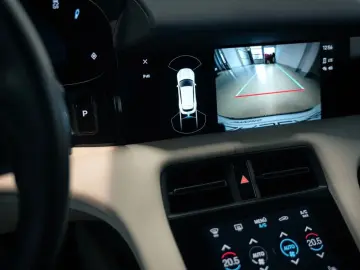 PORSCHE Taycan Sport Turismo InnoDrive Head-Up 1. Hand