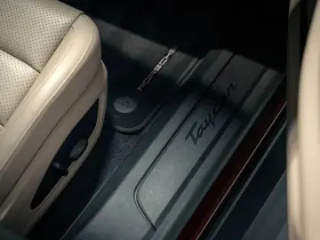 PORSCHE Taycan Sport Turismo InnoDrive Head-Up 1. Hand
