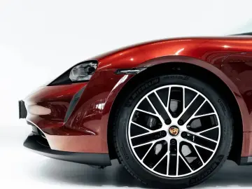 PORSCHE Taycan Sport Turismo InnoDrive Head-Up 1. Hand