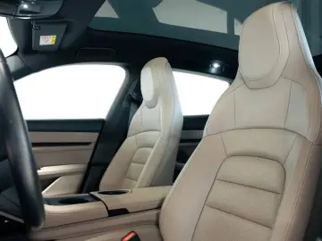 PORSCHE Taycan Sport Turismo InnoDrive Head-Up 1. Hand