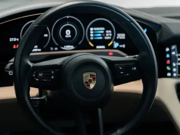 PORSCHE Taycan Sport Turismo InnoDrive Head-Up 1. Hand