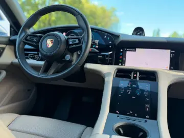 PORSCHE Taycan Sport Turismo 4 S Performancebatterie Plu