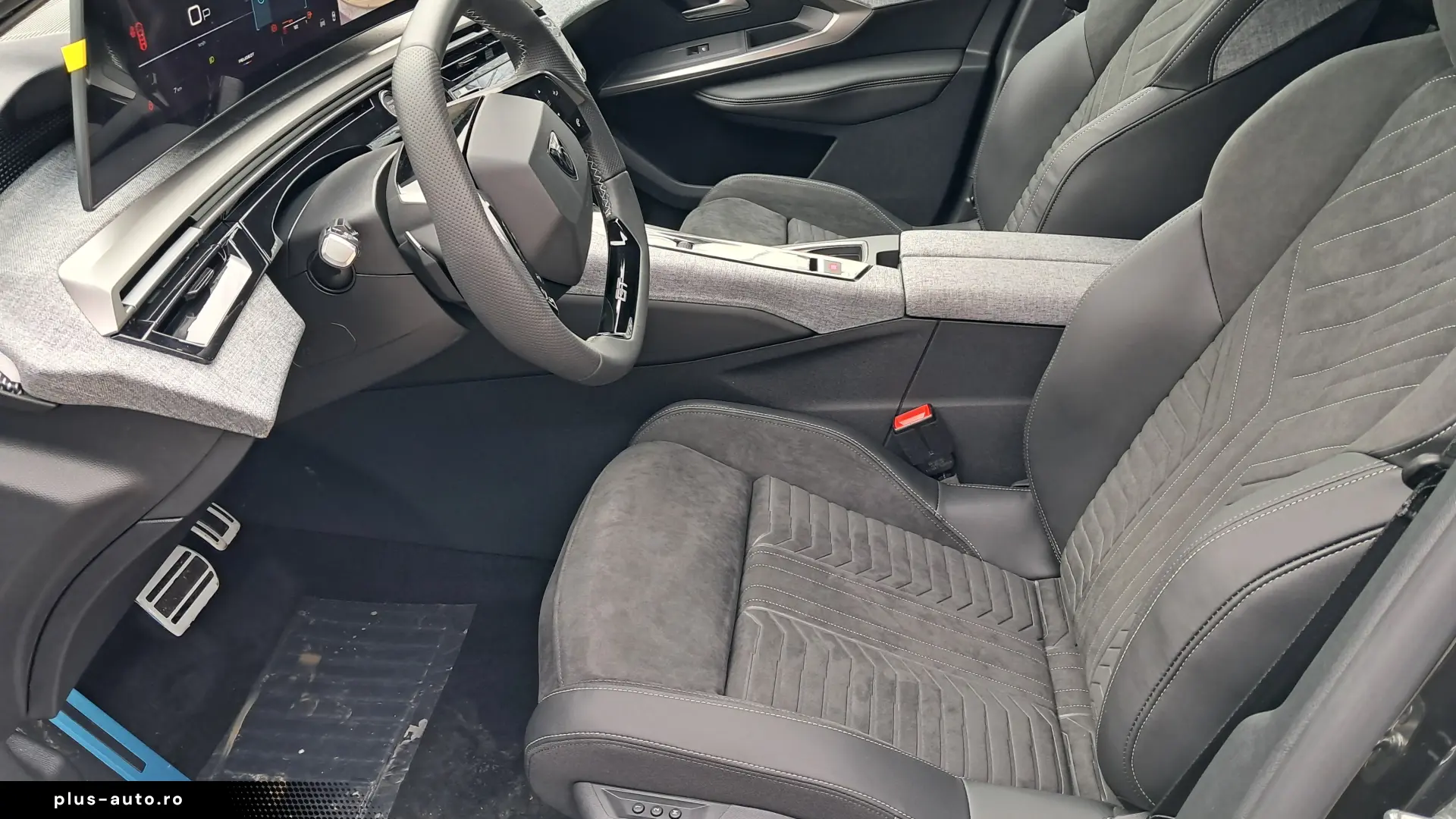 PEUGEOT 5008 GT 1.2 Hybrid 145 CP automata