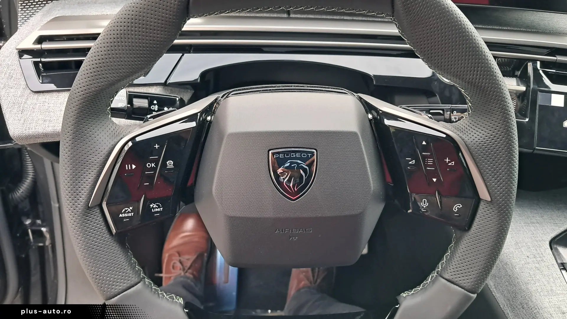 PEUGEOT 5008 GT 1.2 Hybrid 145 CP automata