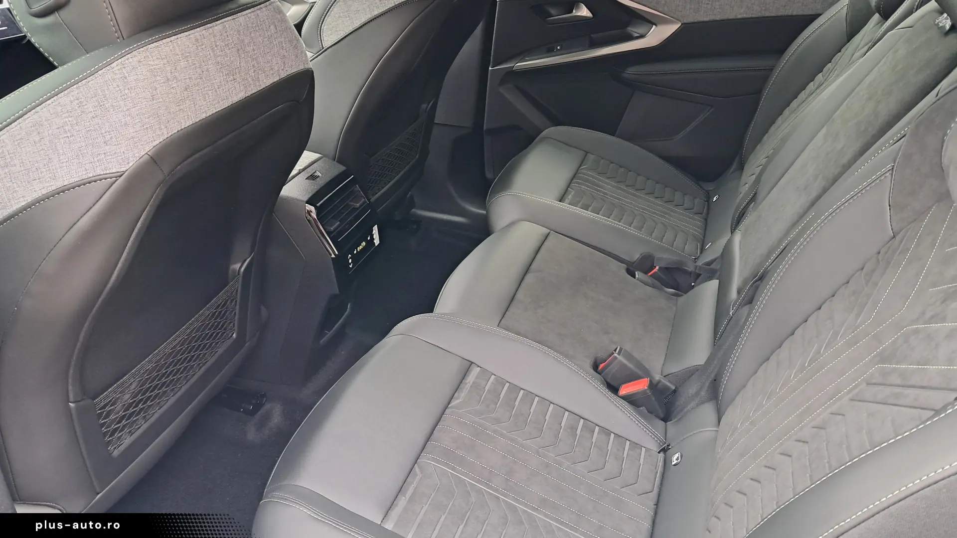 PEUGEOT 5008 GT 1.2 Hybrid 145 CP automata