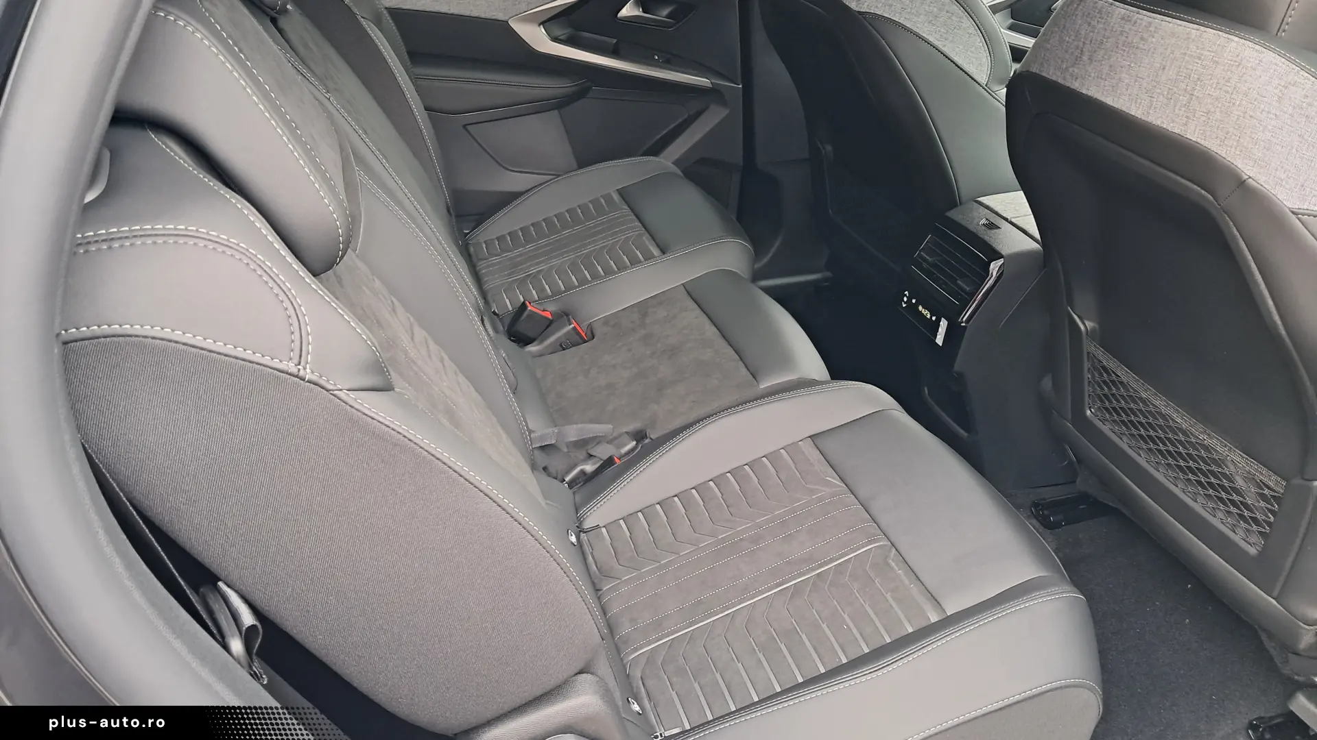 PEUGEOT 5008 GT 1.2 Hybrid 145 CP automata