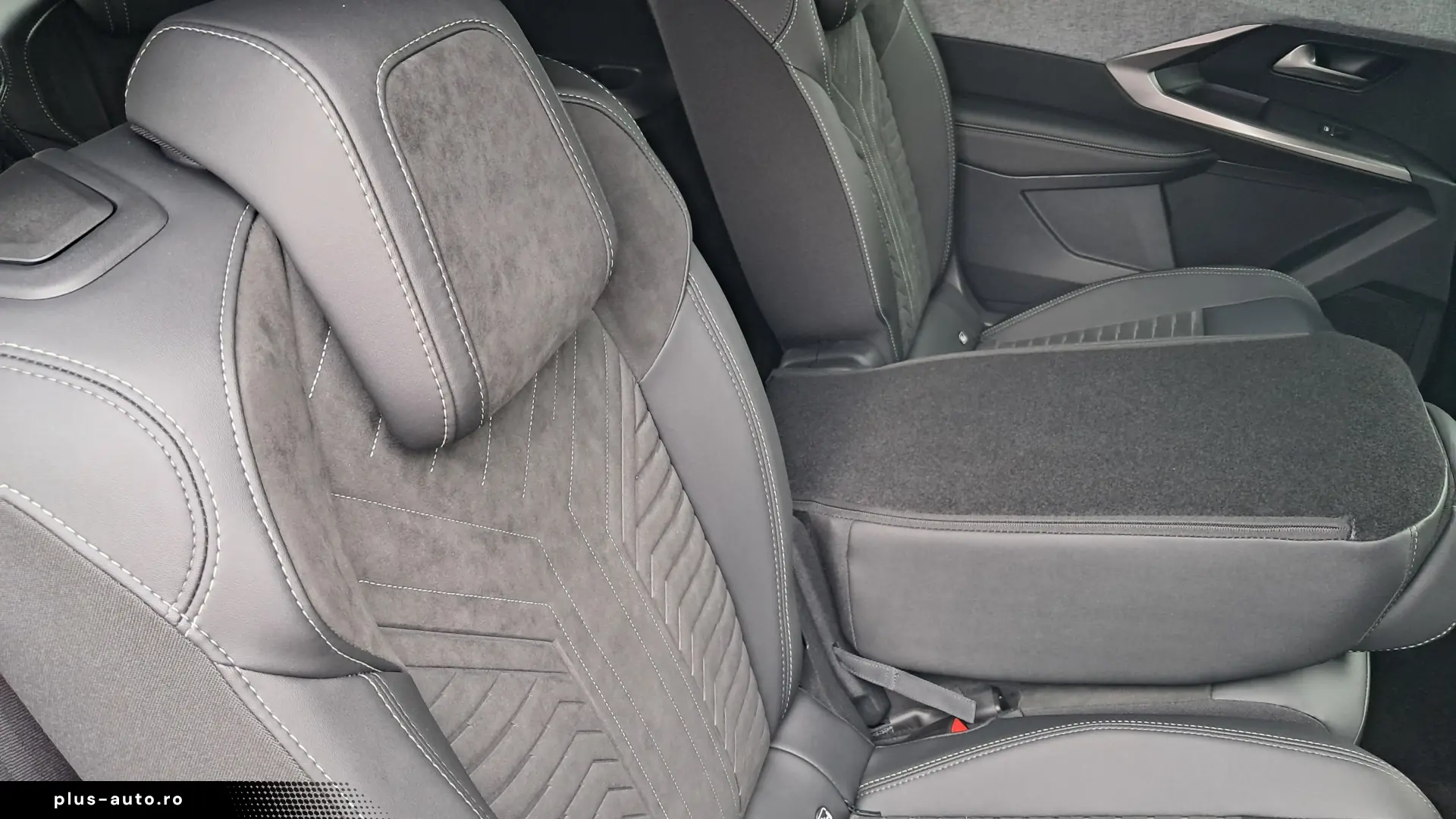 PEUGEOT 5008 GT 1.2 Hybrid 145 CP automata