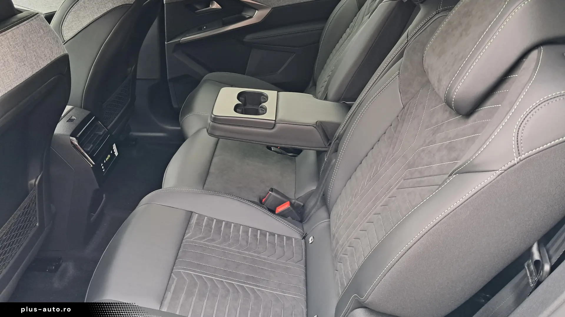 PEUGEOT 5008 GT 1.2 Hybrid 145 CP automata