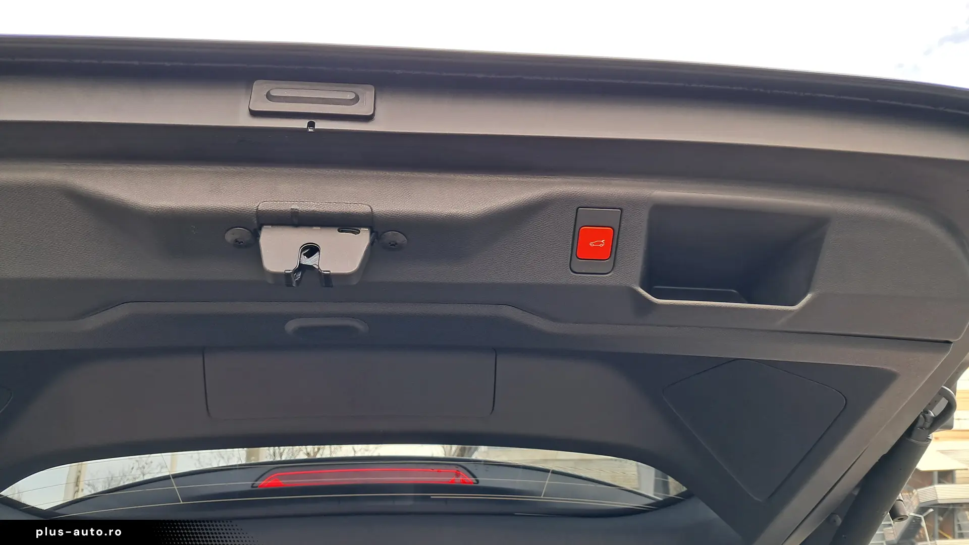 PEUGEOT 5008 GT 1.2 Hybrid 145 CP automata