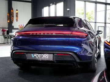 Porsche Taycan 4S Cross Turismo 93.4 kWh - Afterastur