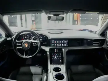 Porsche Taycan 4S Cross Turismo 93.4 kWh - Afterastur