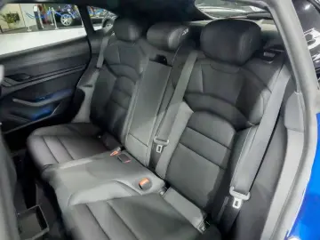 Porsche Taycan 4S Cross Turismo 93.4 kWh - Afterastur