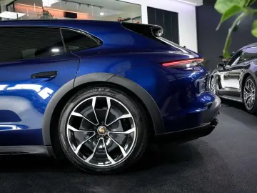 Porsche Taycan 4S Cross Turismo 93.4 kWh - Afterastur