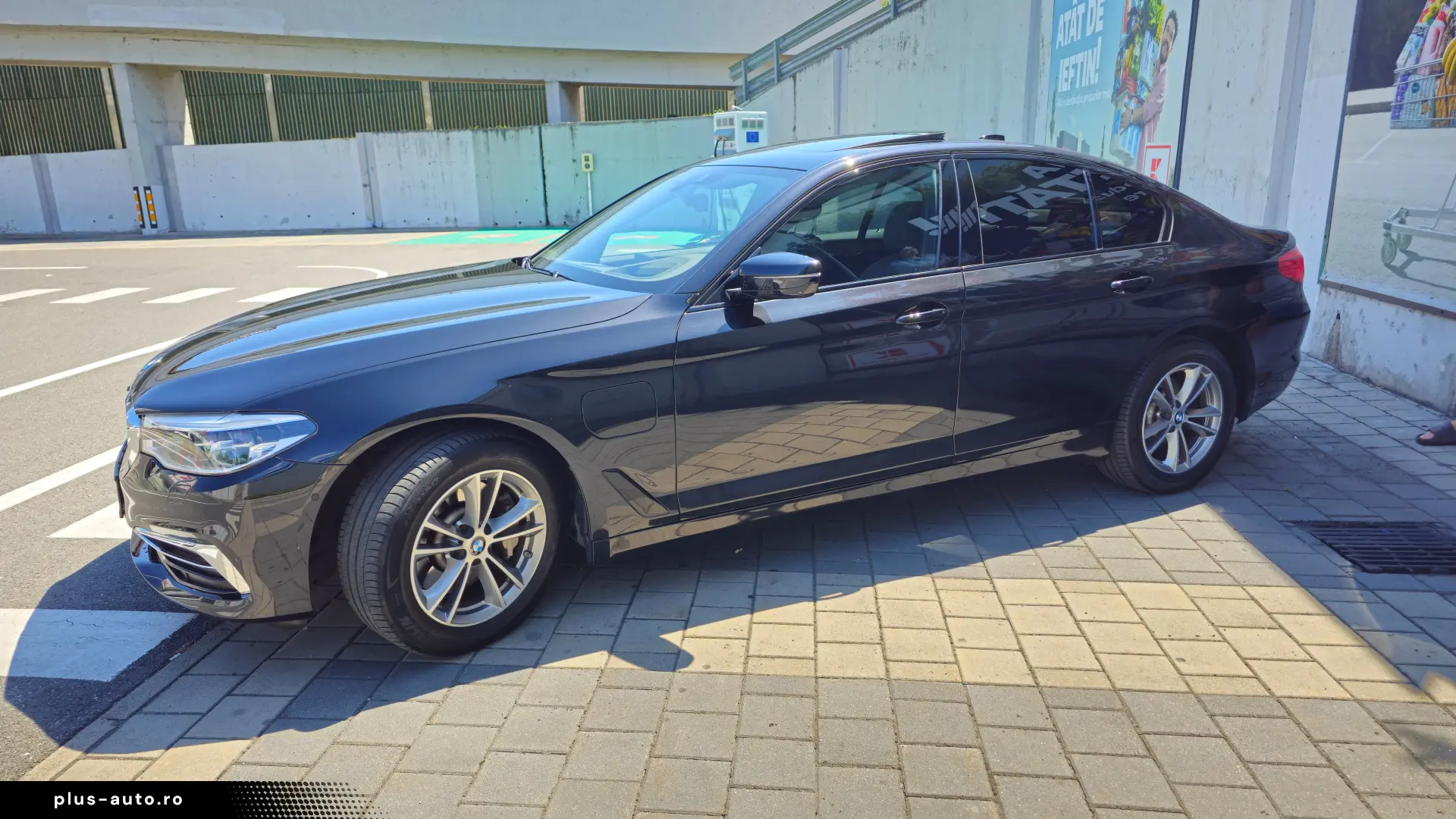 BMW Seria 5 530e iPerformance Aut. Luxury Line