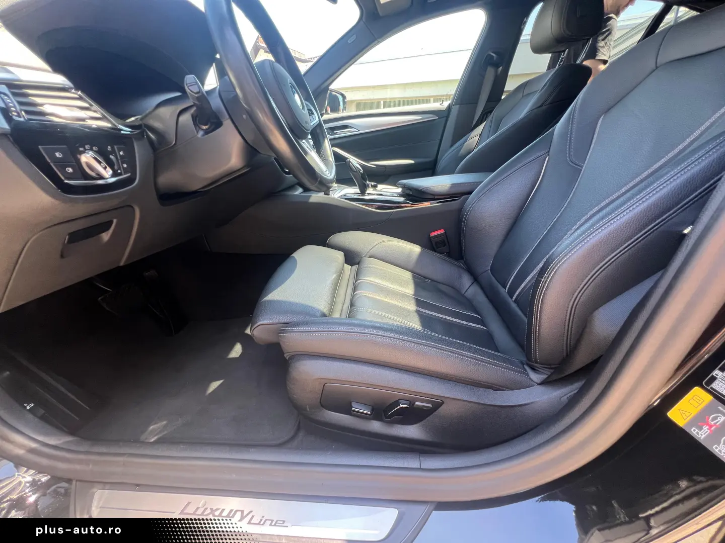 BMW Seria 5 530e iPerformance Aut. Luxury Line