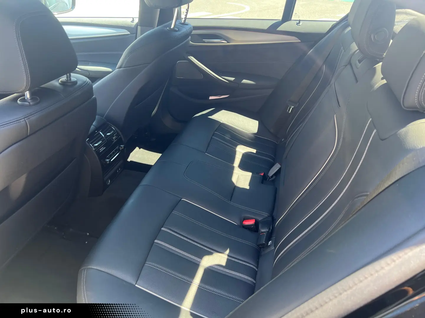 BMW Seria 5 530e iPerformance Aut. Luxury Line