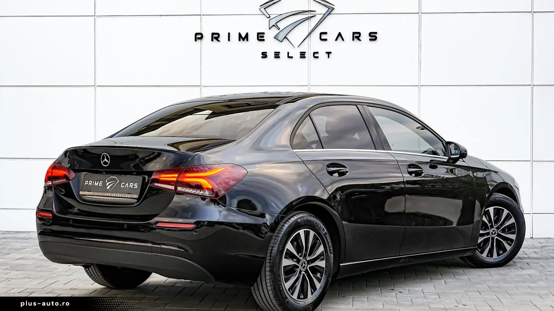 Mercedes-Benz A 180 Sedan 7G-DCT Style