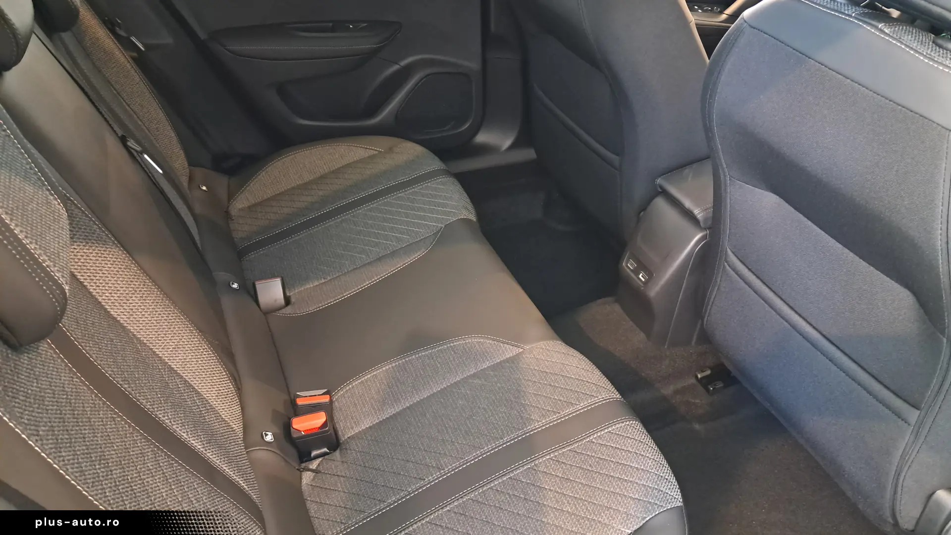 PEUGEOT 2008 Allure 1.2 Hybrid 145 CP automata