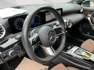 Mercedes-Benz A 250 e Hybrid DB7 Edition AMG-Line