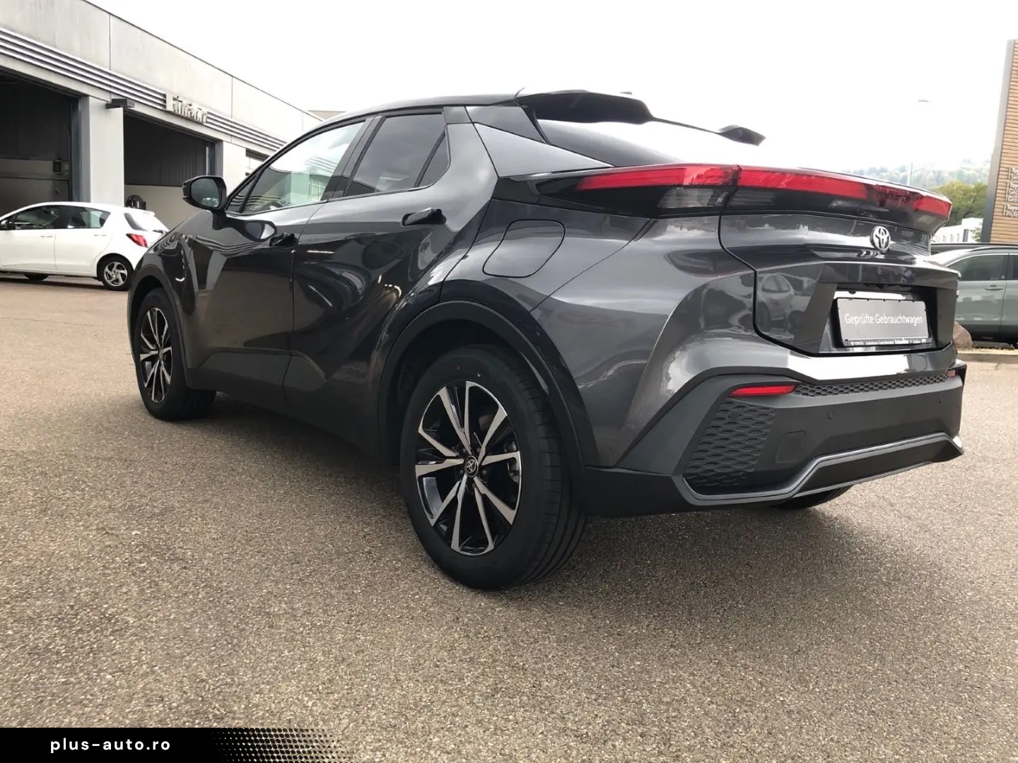 TOYOTA C-HR 2 0L Hybrid 4X2 Teamplayer Gepflegt