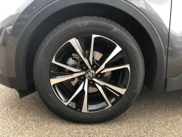 TOYOTA C-HR 2 0L Hybrid 4X2 Teamplayer Gepflegt