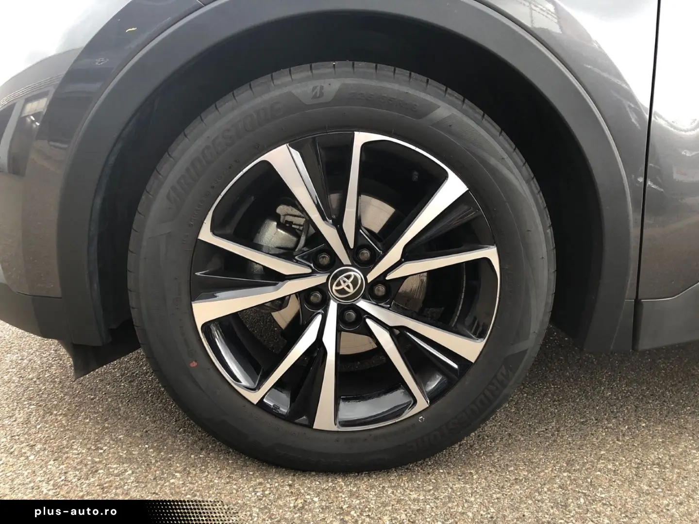 TOYOTA C-HR 2 0L Hybrid 4X2 Teamplayer Gepflegt