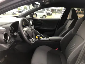 TOYOTA C-HR 2 0L Hybrid 4X2 Teamplayer Gepflegt