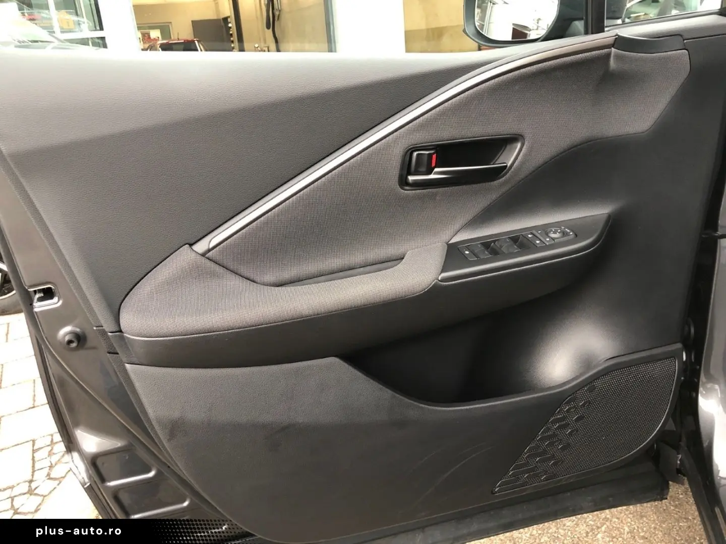 TOYOTA C-HR 2 0L Hybrid 4X2 Teamplayer Gepflegt