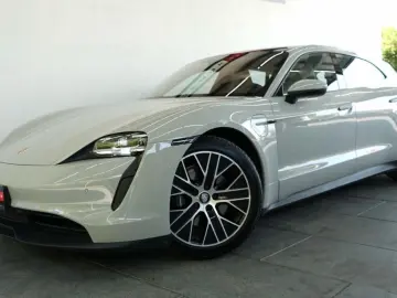 Porsche Taycan Sport Turismo Chalk Pano InnoDrive Cam