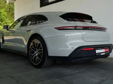 Porsche Taycan Sport Turismo Chalk Pano InnoDrive Cam