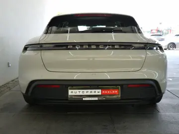 Porsche Taycan Sport Turismo Chalk Pano InnoDrive Cam