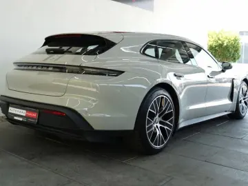 Porsche Taycan Sport Turismo Chalk Pano InnoDrive Cam