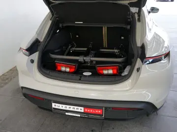 Porsche Taycan Sport Turismo Chalk Pano InnoDrive Cam
