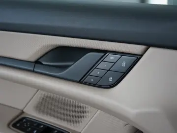 Porsche Taycan Sport Turismo Chalk Pano InnoDrive Cam