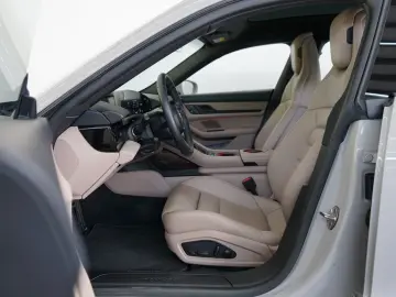 Porsche Taycan Sport Turismo Chalk Pano InnoDrive Cam