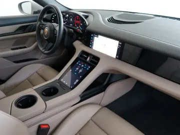 Porsche Taycan Sport Turismo Chalk Pano InnoDrive Cam