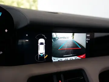 Porsche Taycan Sport Turismo Chalk Pano InnoDrive Cam