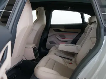 Porsche Taycan Sport Turismo Chalk Pano InnoDrive Cam