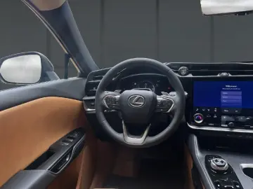 LEXUS RZ 450 e DIRECT4