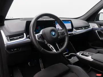 BMW iX1 xDrive30 M Sport Camere 360  HUD H&K Panorama