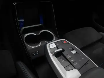 BMW iX1 xDrive30 M Sport Camere 360  HUD H&K Panorama